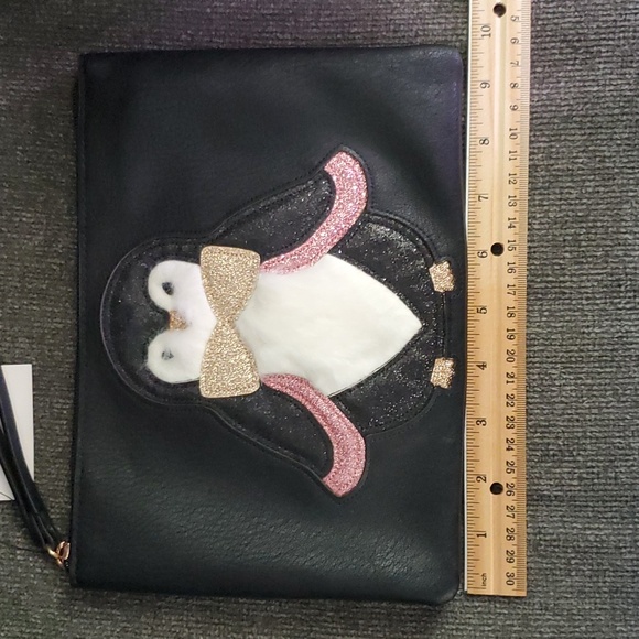 ❄️Lauren Conrad pouch/wristlet❄️ - Picture 5 of 5